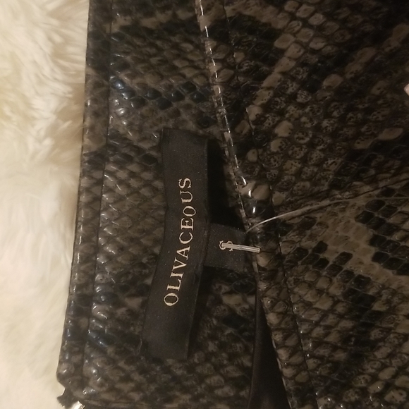 NWT Olivaceous Faux Leather Animal Print Mini Skirt- size S - Picture 6 of 6